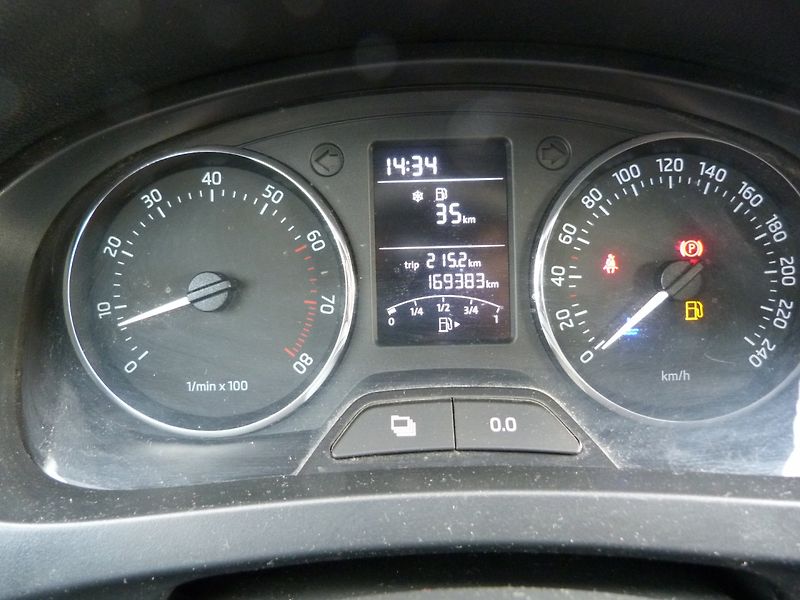 Škoda Rapid 1.2 Tsi 1 majitel, serviska - fotka 18 z 19