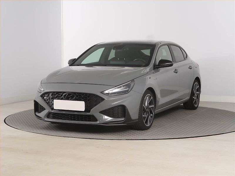 Hyundai i30 (2022) N-Line 1.5 T-GDI MHEV - fotka 2 z 17