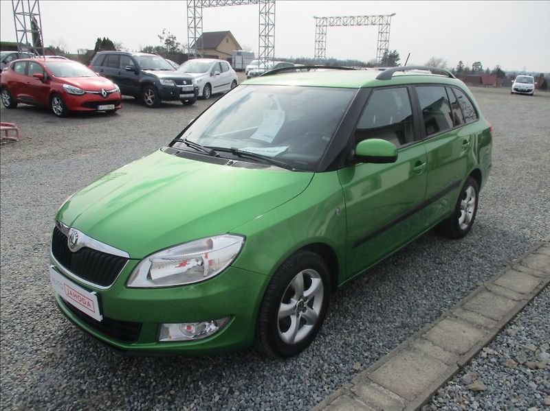 Škoda Fabia 1,2 TSI, klimatizace, serviska - fotka 3 z 33