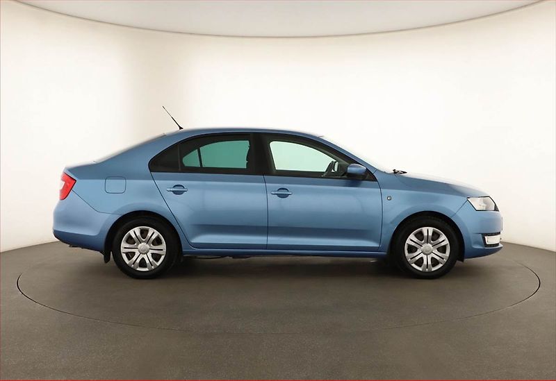 Škoda Rapid (2015) Ambition 1.2 TSI, Serv.kniha - fotka 6 z 12