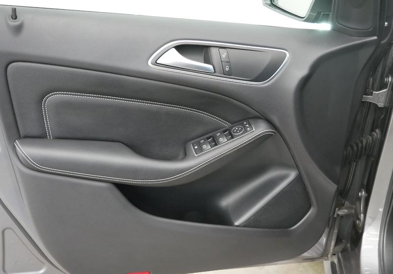 Mercedes-Benz Třídy B - fotka 12 z 25