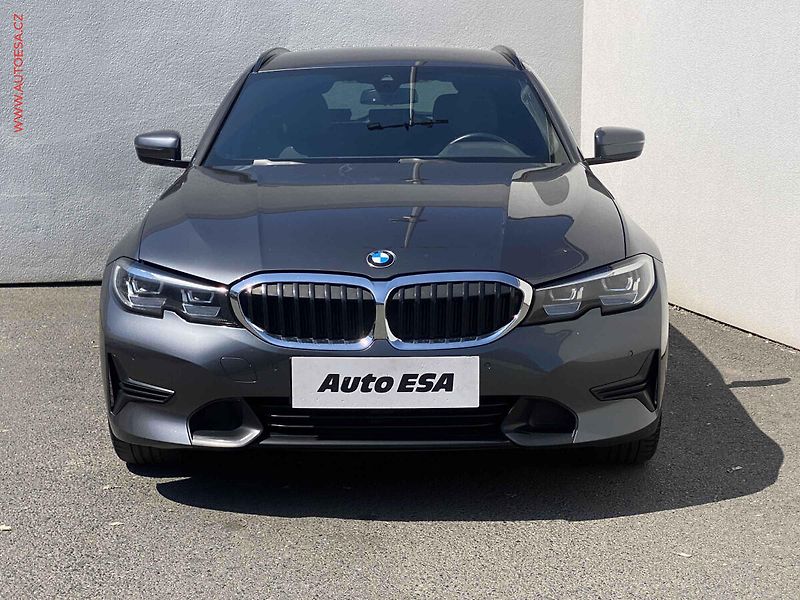 BMW Řada 3 (2022) 2.0d 318d, Sport, AT, LED, - fotka 2 z 22