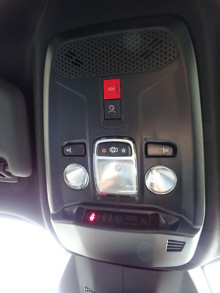 Peugeot 2008 (2026) ALLURE Hybrid 145k e-DCS6 - fotka 41 z 45