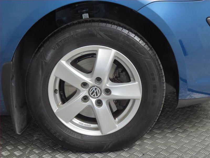 Volkswagen Touran (2009) 1.9 TDI, Automat, Serv.kniha - fotka 15 z 18