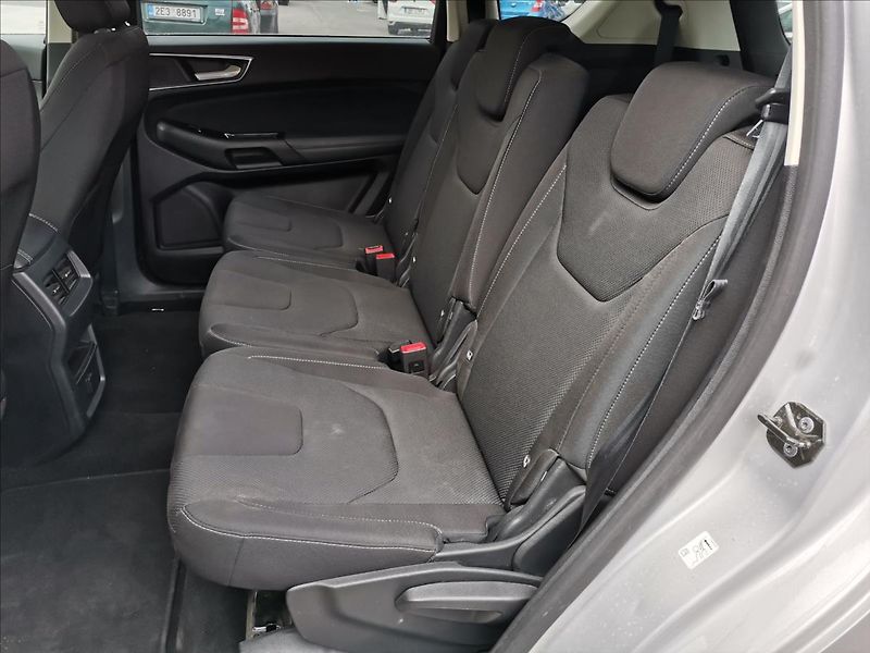 Ford S-MAX 2,0 TDCi 132kW Titanium 7-míst - fotka 8 z 18