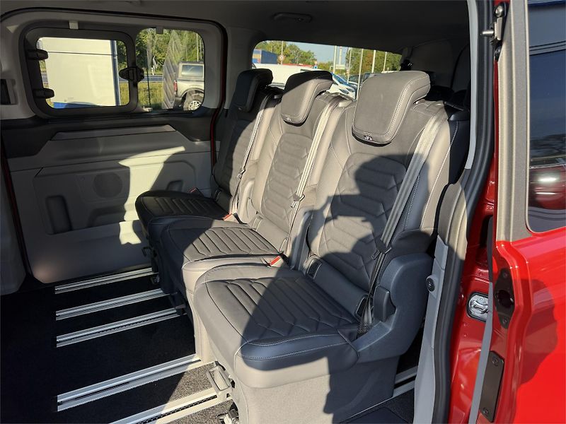 Ford Tourneo Custom (2026) Titanium X L2, Tourneo, 2.5 Du - fotka 13 z 22