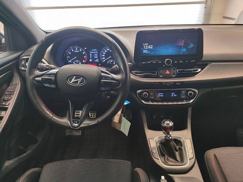 Hyundai i30 (2023) SW 1.0 T-GDI (88kW/120k) N-Lin - fotka 11 z 26