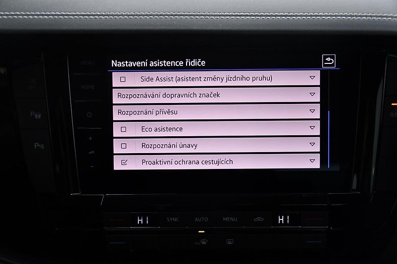 Volkswagen Touareg 3.0TDi 4MOTION REZERVACE - fotka 30 z 35