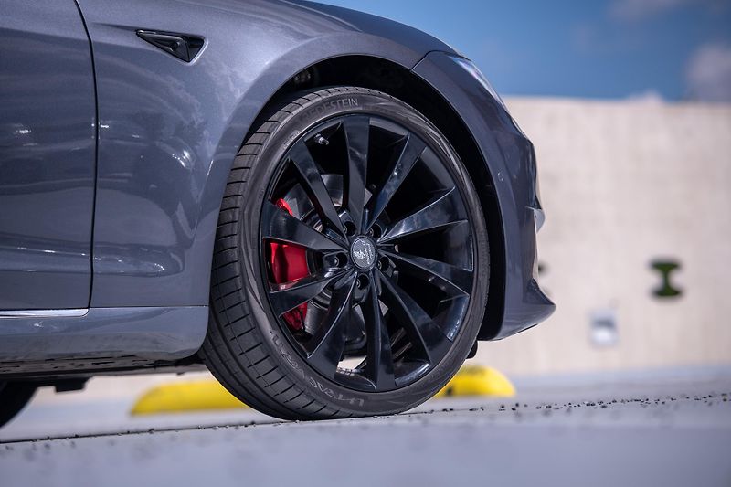 Tesla Model S (2017) 90D, nabíjení zdarma, FSD - fotka 9 z 37