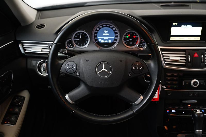 Mercedes-Benz Třídy E - fotka 18 z 24