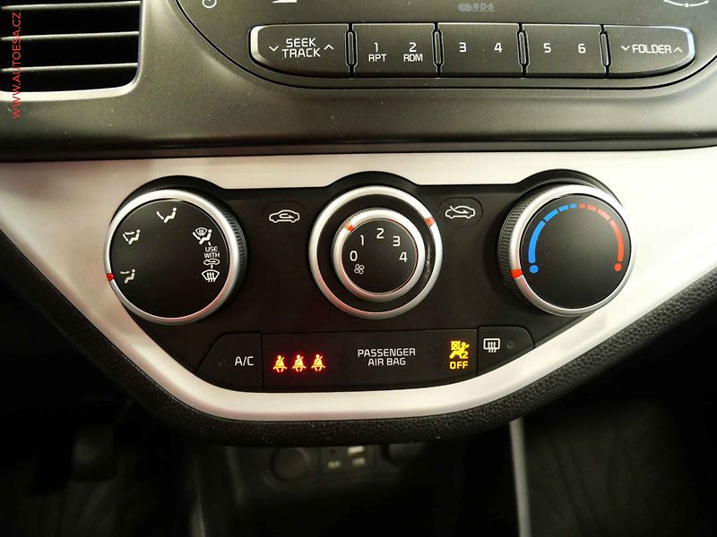 Kia Picanto (2016) 1.0i, ČR, AC - fotka 16 z 17