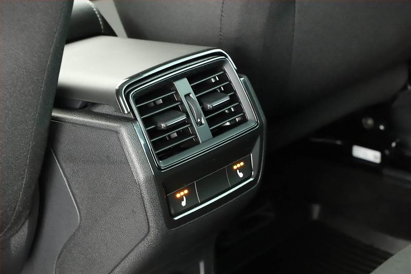 Škoda Karoq (2024) 1.5 TSI, FRESH - fotka 19 z 22