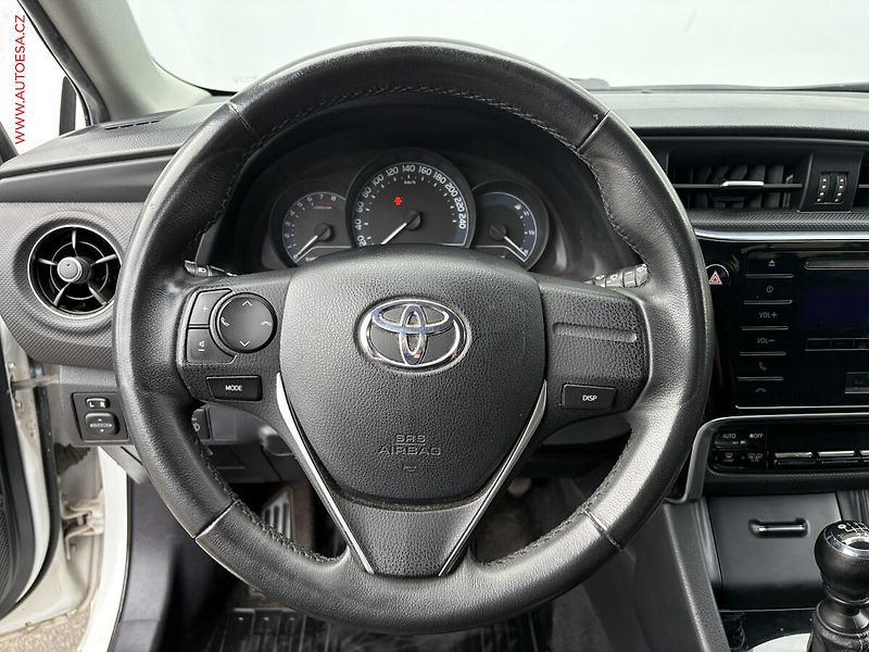 Toyota Auris (2015) 1.6i, ČR, autoAC - fotka 14 z 14