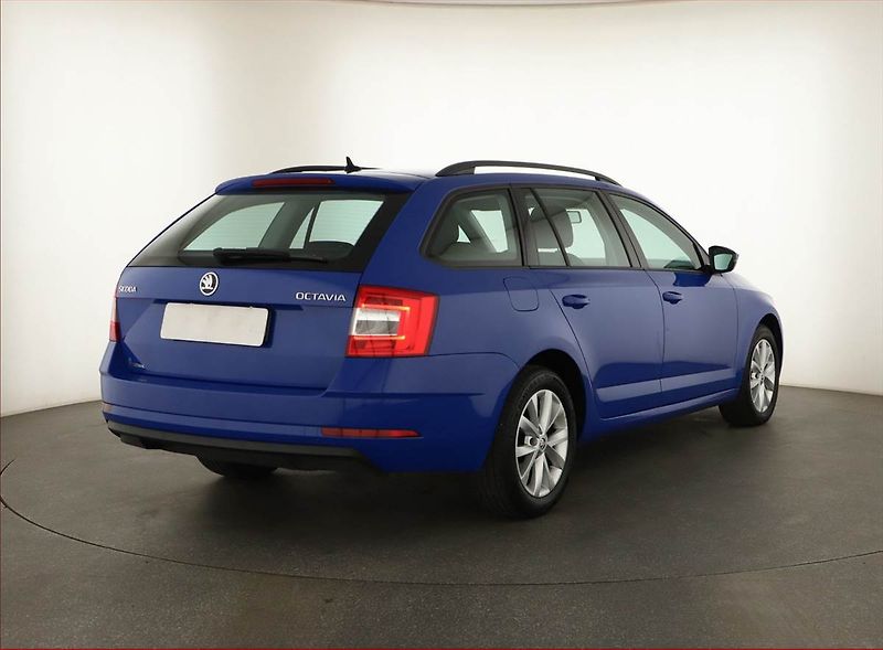 Škoda Octavia (2019) Ambition 1.6 TDI, ČR,1.maj - fotka 5 z 13
