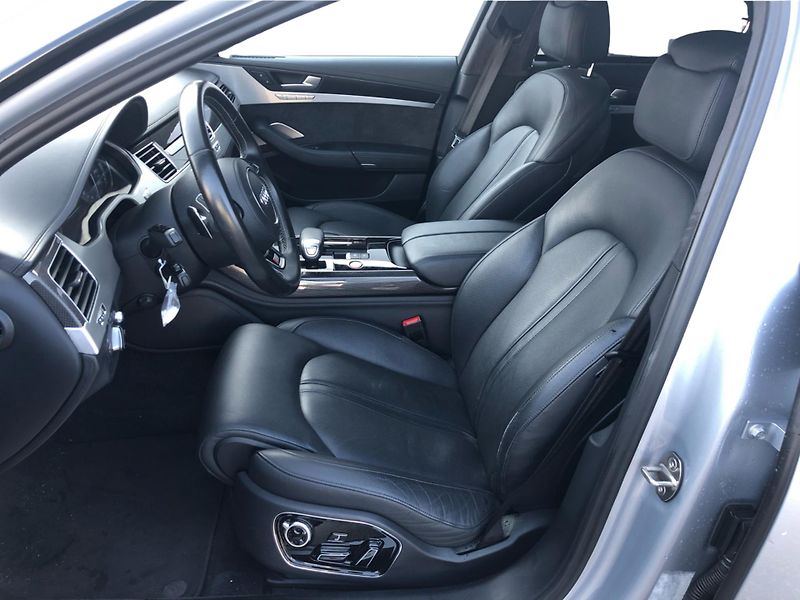 Audi S8 PLUS 4.0 TFSI QUATTRO - fotka 11 z 28