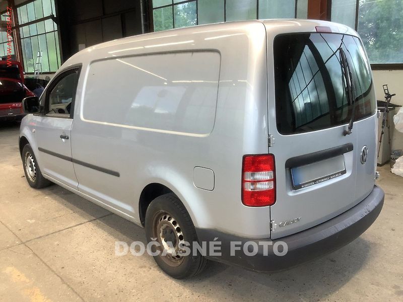 Volkswagen Caddy (2013) 1.6TDi MAXi, AC, +kola - fotka 2 z 7