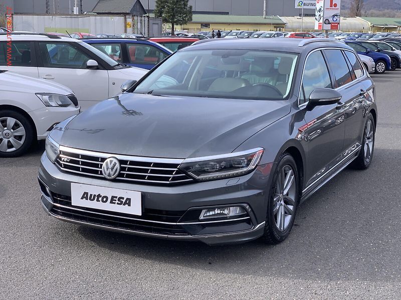 Volkswagen Passat (2015) 2.0 TDi, Highline, LED, navi - fotka 3 z 20