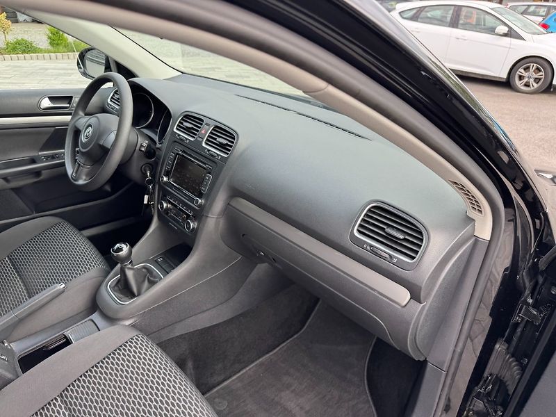 Volkswagen Golf (2010) Variant Comfortline 1.6 TDI - fotka 27 z 32
