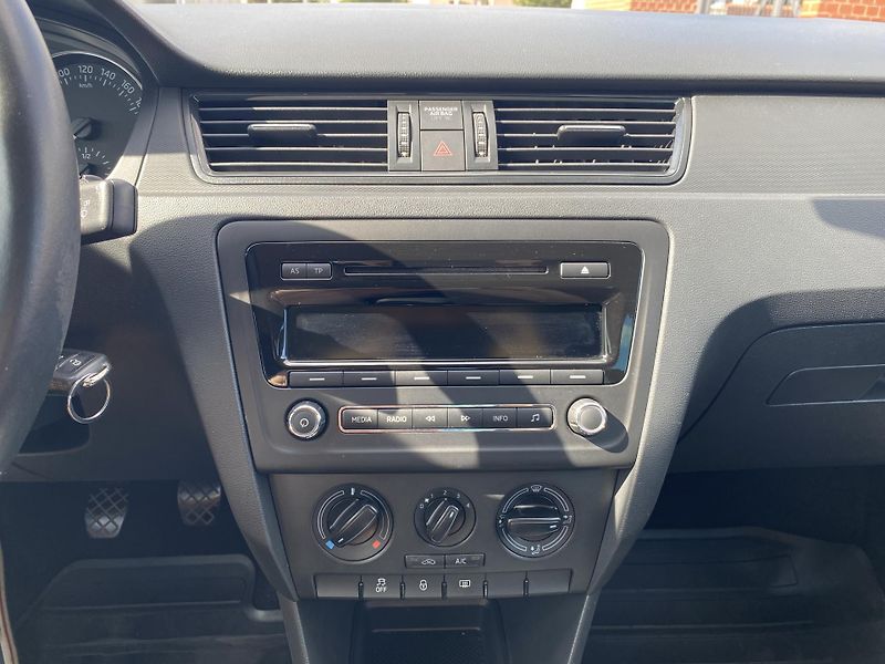Škoda Rapid (2015) 1.2TSi, KLIMA, NAJ.108TIS.KM!! - fotka 19 z 32