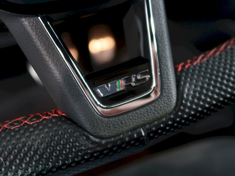 Škoda Octavia (2019) RS 2.0TSI 180KW DSG NAVI - fotka 20 z 39