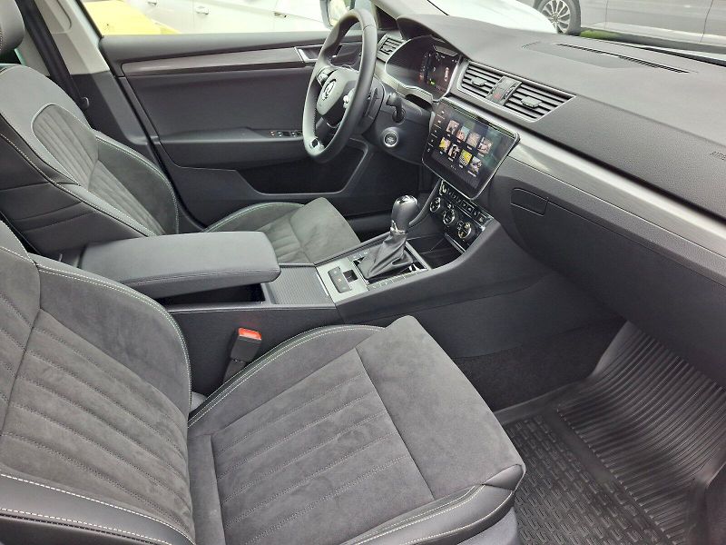 Škoda Superb (2024) Combi iV Style Plus Top 1,4TSi - fotka 13 z 34