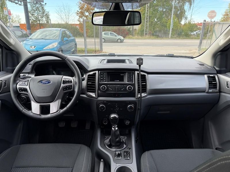 Ford Ranger XLT 2.2 TDCi 118 kW odp. DPH - fotka 8 z 17