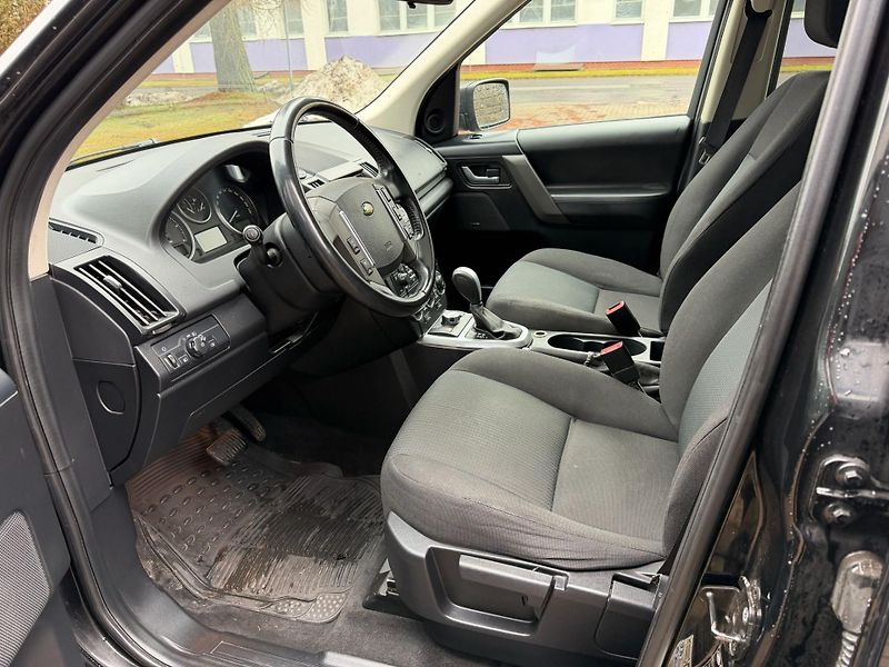 Land Rover Freelander 2 2,2TD4  4WD / servis.kn. - fotka 11 z 32