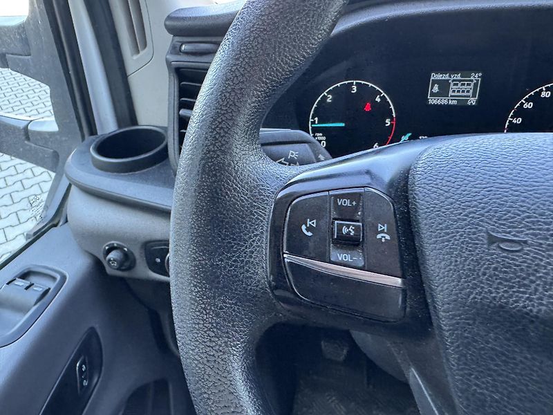 Ford Transit (2022) 2,0TDCi KLIMA 7.MÍST - fotka 22 z 24