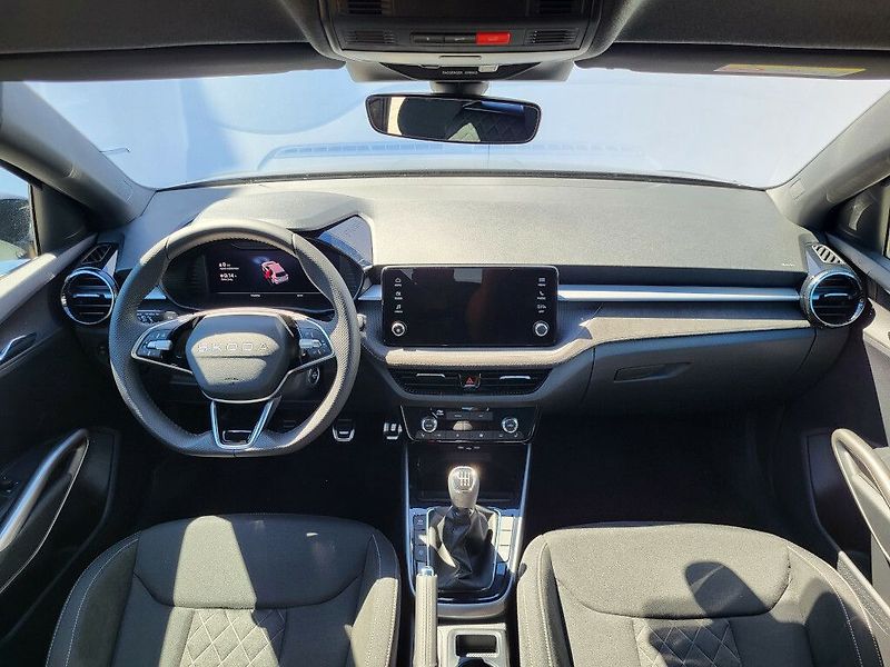 Škoda Fabia Dynamic 1,0TSI 85kW - fotka 6 z 25