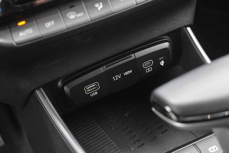 Hyundai i20 po faceliftu se moc nezměnil. Ale škoda to určitě není