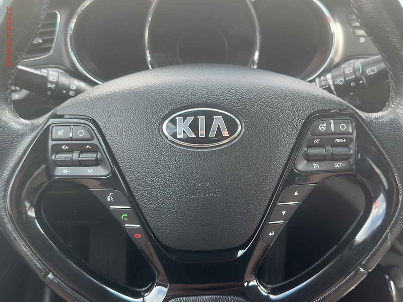 Kia Ceed (2015) 1.6CRDi, ČR, AC, TZ - fotka 12 z 19
