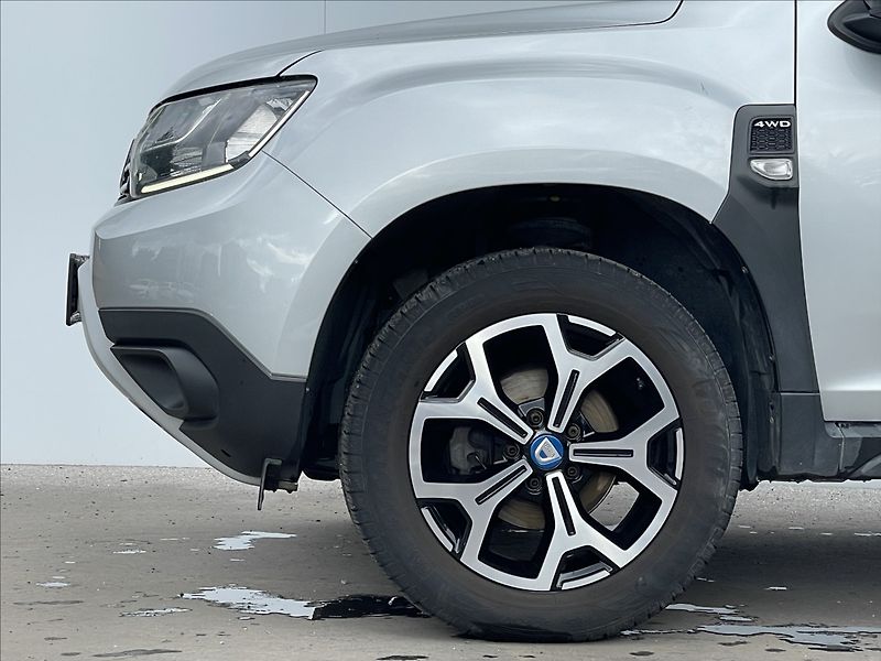 Dacia Duster 1,3 TCe 150 4x4 Celebration - fotka 18 z 22