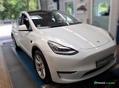 Tesla Model Y (2023) AWD Berlín, Tažné, Dual Motor - fotografie inzerátu