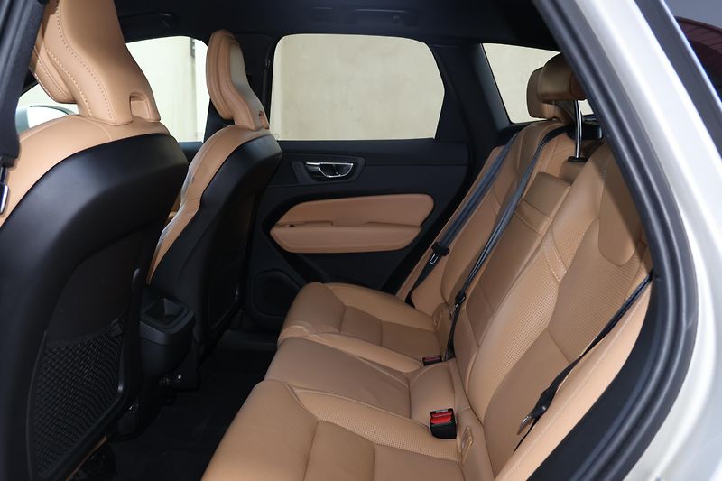 Volvo XC60 (2018) T5 AWD Inscription - fotka 8 z 26