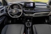 Malý dostupný vůz Suzuki Swift - interiér.