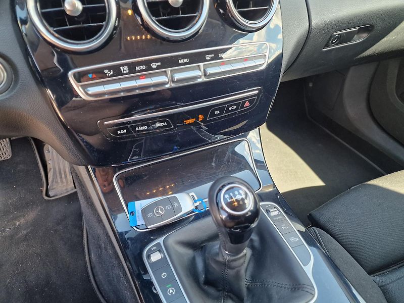 Mercedes-Benz Třídy C C200d 118KW FL KAMERA NAVI - fotka 15 z 27