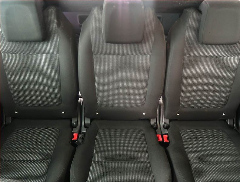 Peugeot 5008 (2010) 1.6 HDi, nová STK - fotka 10 z 15