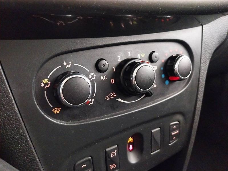 Dacia Sandero (2013) 1.5 dCi, Tempomat - fotka 13 z 17