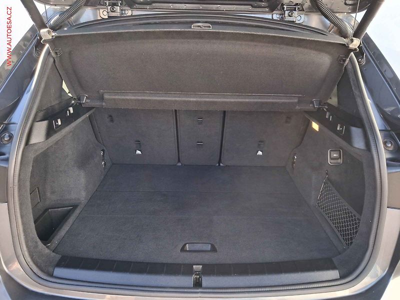 BMW X1 (2015) 2.0d XDrive, AT, LED, panor - fotka 7 z 20