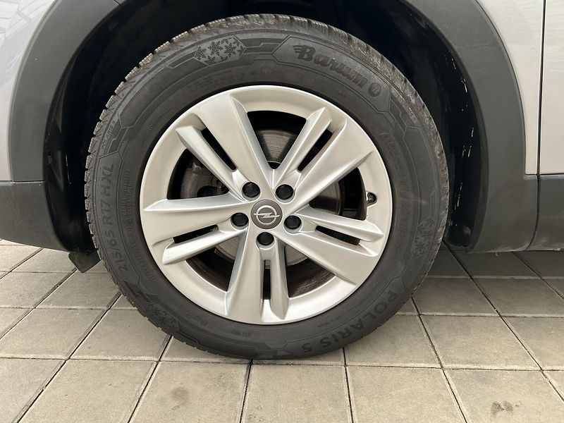 Opel Grandland 1.2 TURBO Edition - fotka 9 z 33