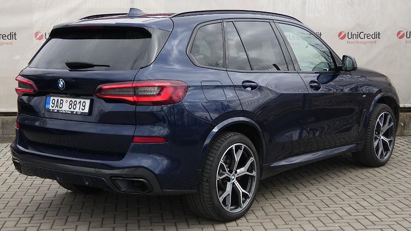 BMW X5 40d xDrive M Sport - fotka 3 z 25