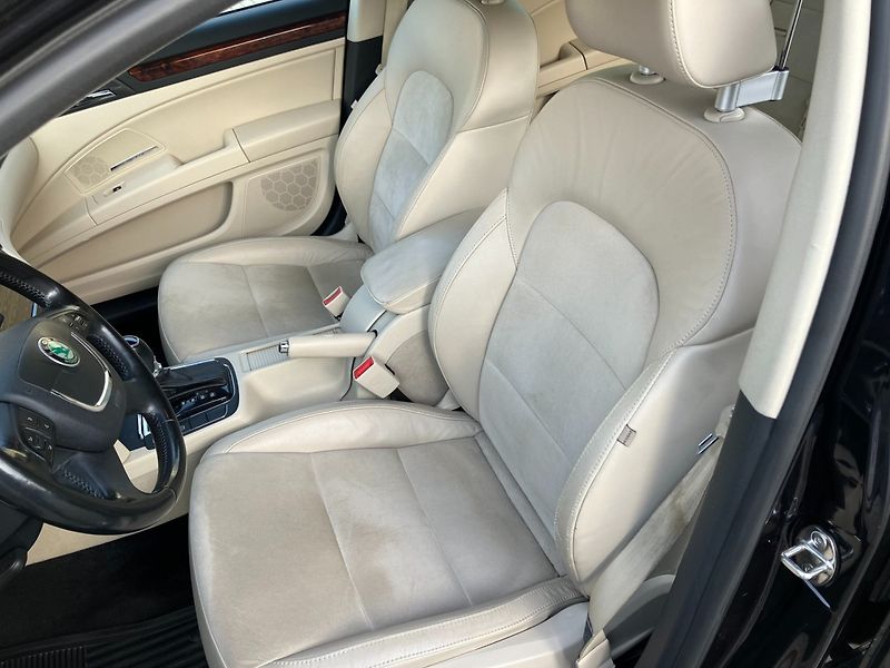Škoda Superb (2013) 2.0TDI 125kW DSG ELEGANCE + - fotka 25 z 34