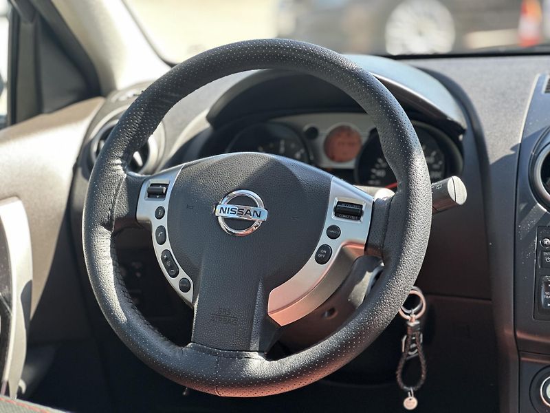 Nissan Qashqai (2008) Nissan Qashqai 2008 - fotka 11 z 12