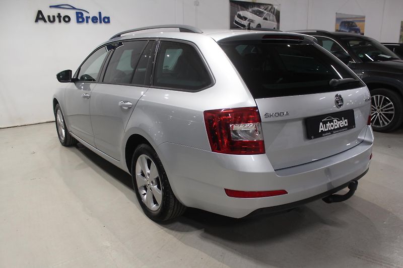 Škoda Octavia (2015) 1.6 TDI Navi Tažné Elegance - fotka 9 z 31