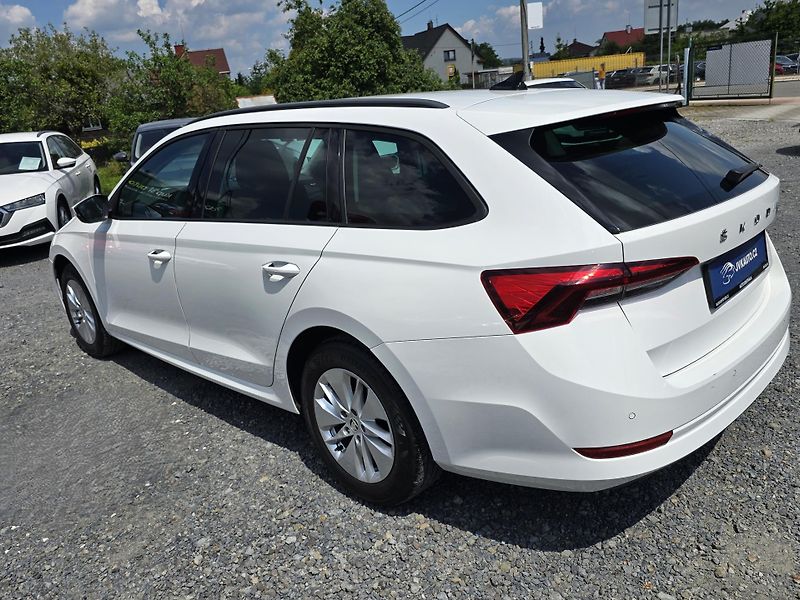 Škoda Octavia 2.0 TDI AMBITION PLUS 1.MAJ ČR - fotka 4 z 37