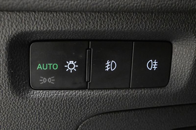 Škoda Octavia 1,4 TSI iV 150kW DSG Style Zár - fotka 26 z 31