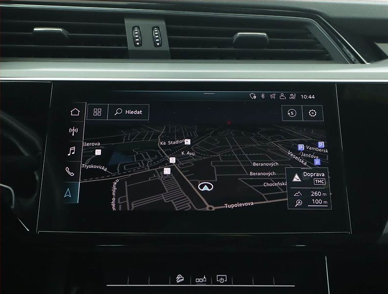 Audi e-tron (2020) S-Line 50 quattro - fotka 16 z 19