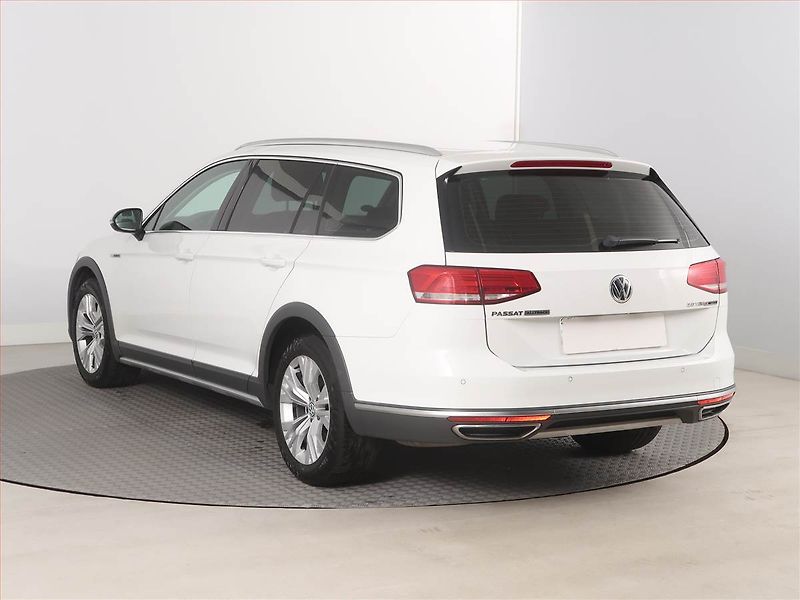 Volkswagen Passat (2016) Alltrack 2.0 TDI, 4X4 - fotka 4 z 12