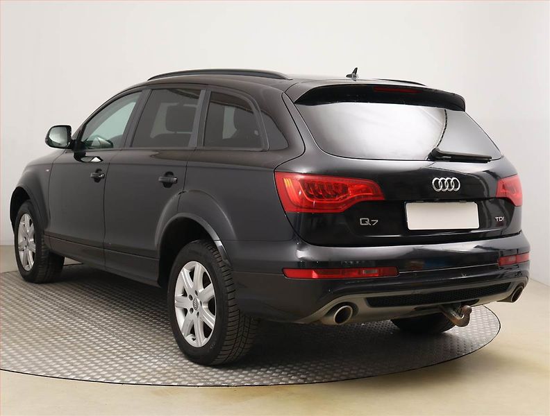 Audi Q7 (2012) 3.0 TDI, 4X4, Automat, 7 míst - fotka 4 z 23