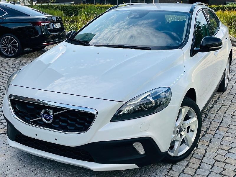 Volvo V40 2.0i AUT 1MAJITEL CROSS COUNTR - fotka 1 z 49